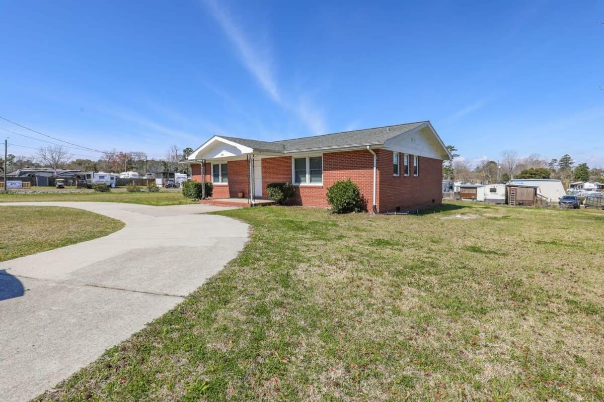 2Br Pet Friendly Home In Sneads Ferry With Parking Exterior foto