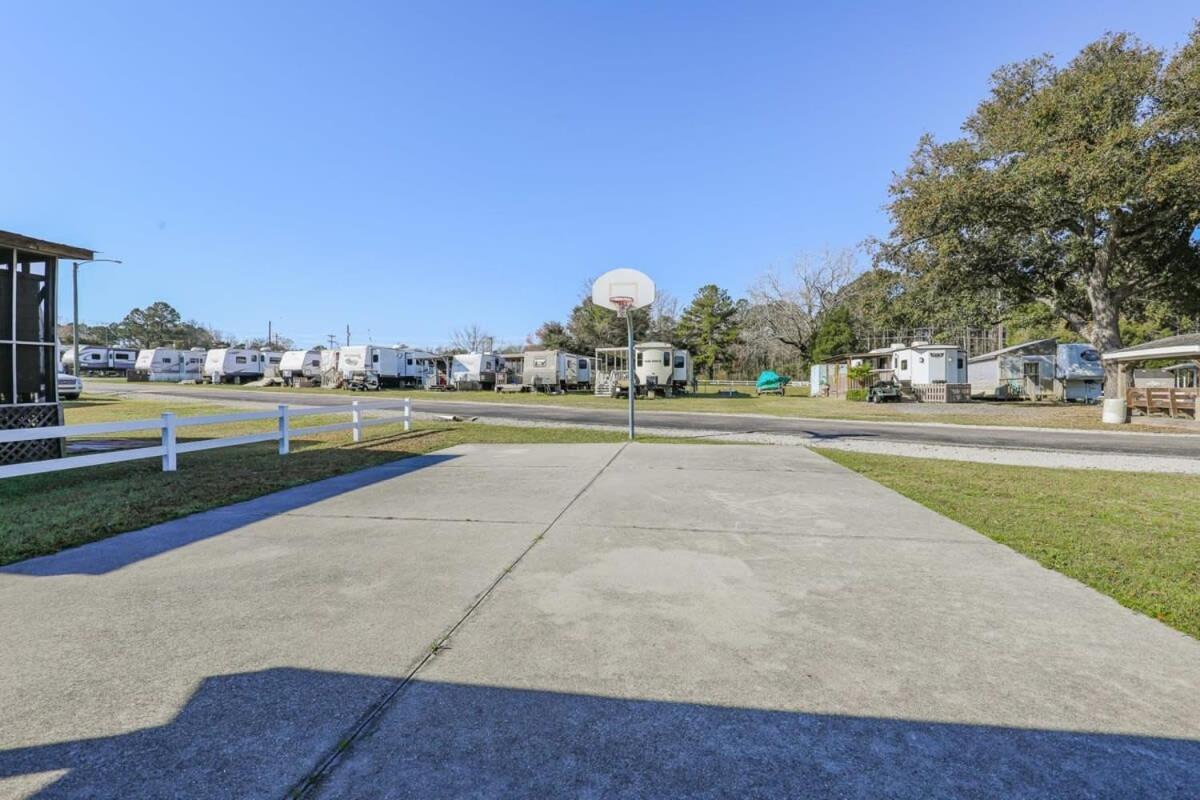 2Br Pet Friendly Home In Sneads Ferry With Parking Exterior foto