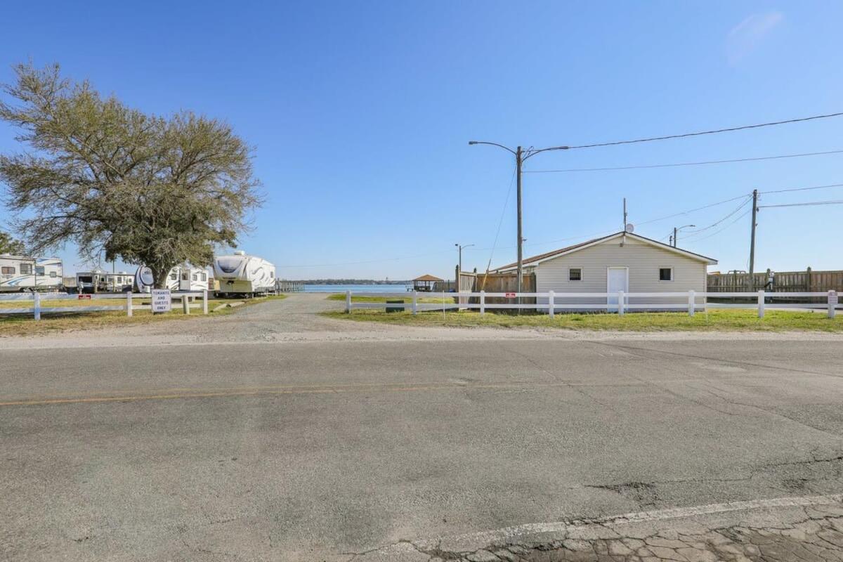 2Br Pet Friendly Home In Sneads Ferry With Parking Exterior foto