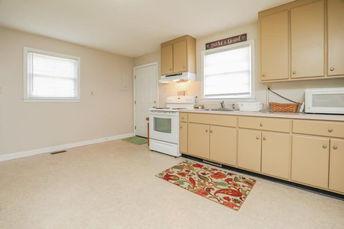 2Br Pet Friendly Home In Sneads Ferry With Parking Exterior foto