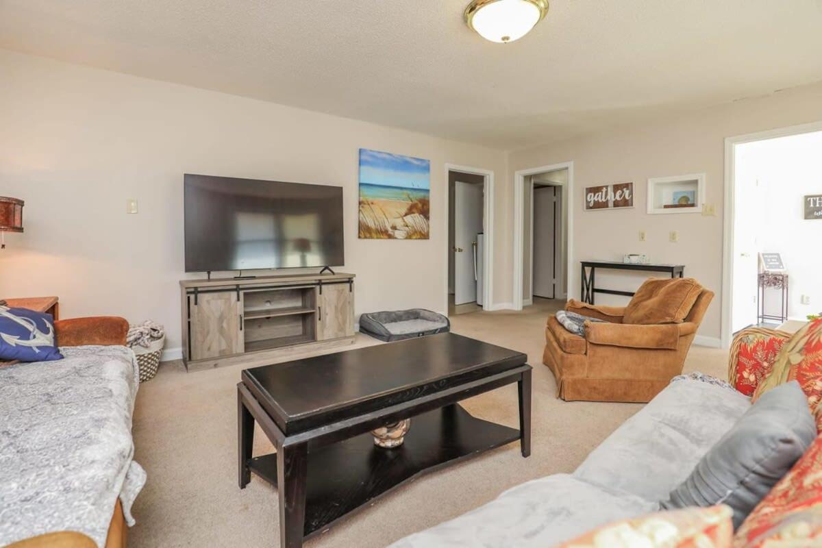 2Br Pet Friendly Home In Sneads Ferry With Parking Exterior foto